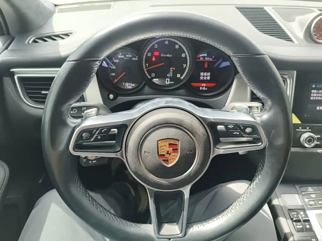 Macan 2017 Macan Turbo 3.6T купить на сайте DeffCars