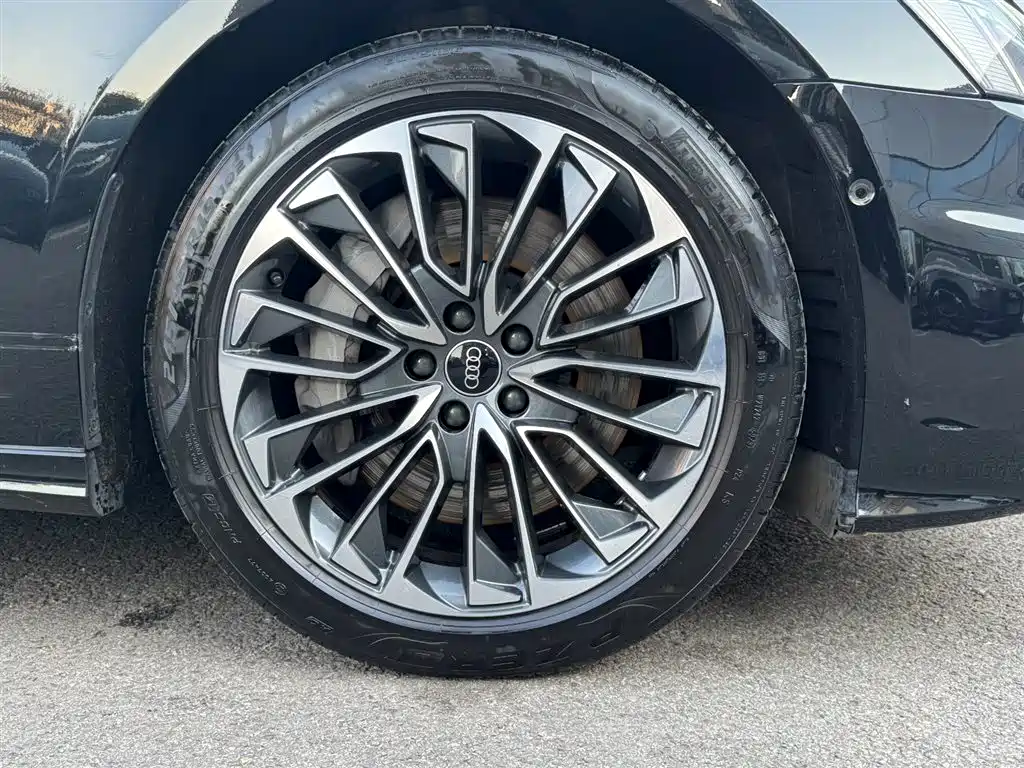 Audi A6L New Energy 2020 55 TFSI e quattro купить на сайте DeffCars