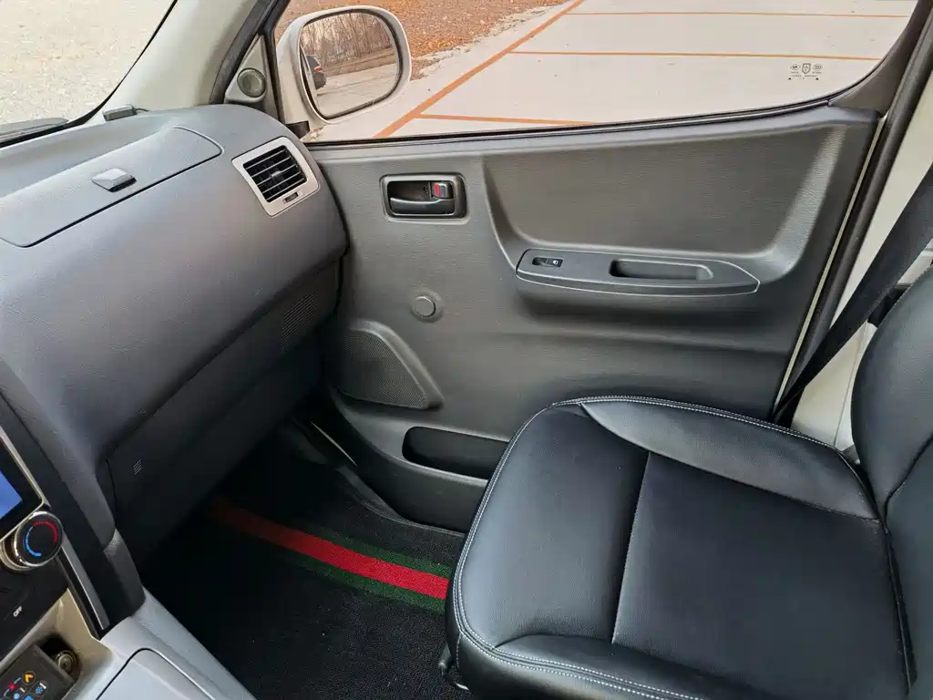 Jinbei Express 2020 2.0L National VI economical 6-seater G6P-6 1TZS купить на сайте DeffCars