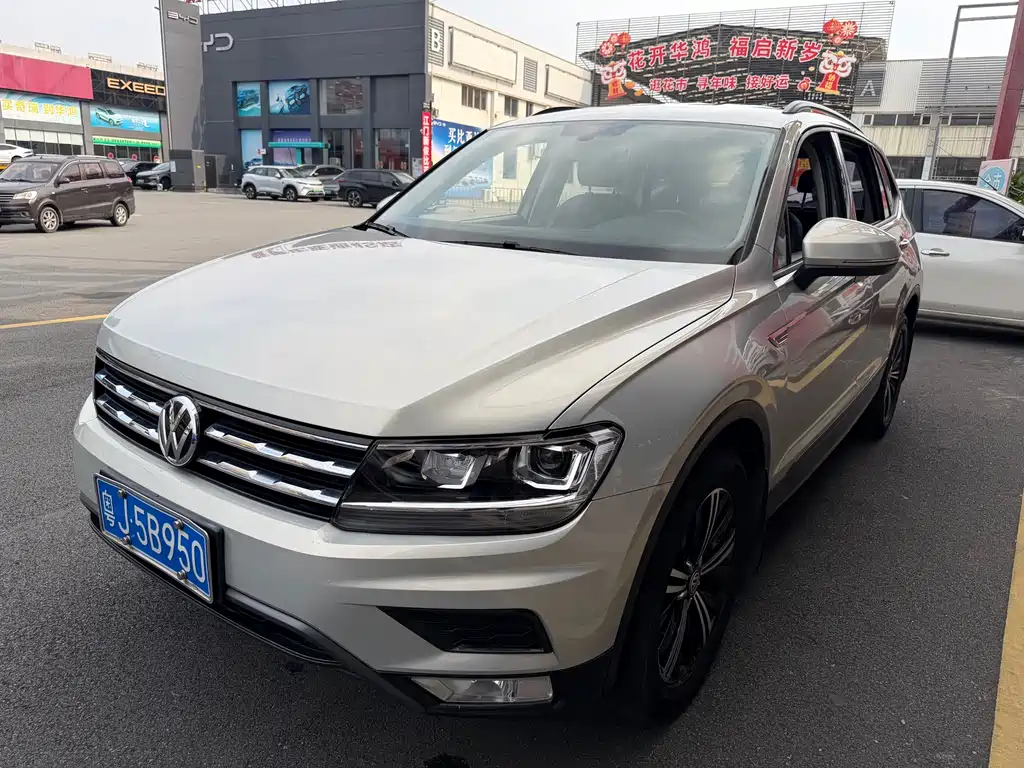 Tiguan L 2019 330TSI automatic two-wheel drive fashion version National VI купить на сайте DeffCars
