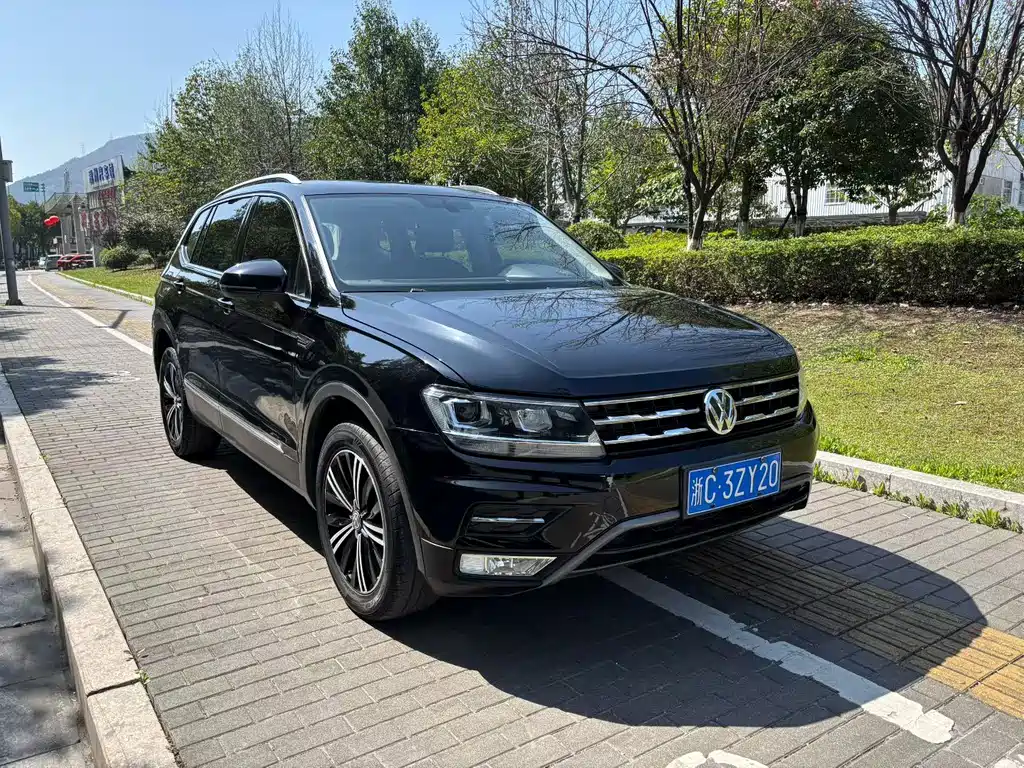 Tiguan L 2019 330TSI automatic two-wheel drive panoramic comfort version National VI купить на сайте DeffCars
