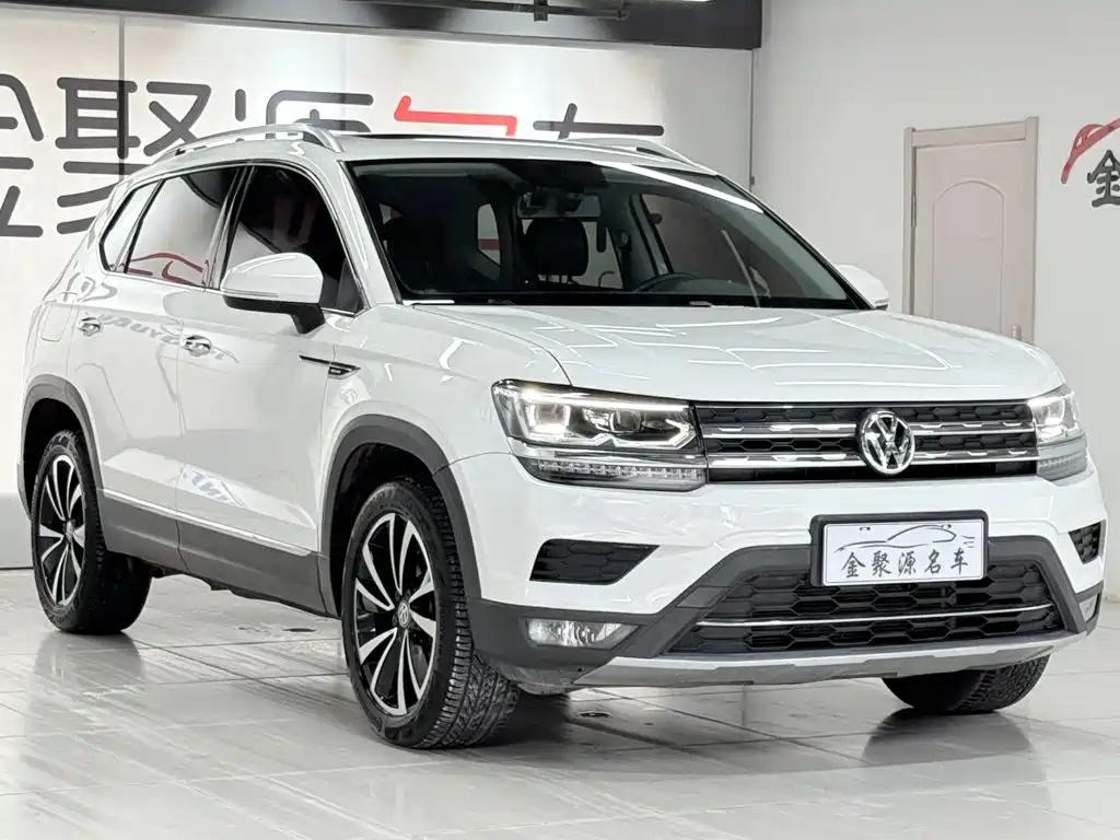 THARU 2020 330TSI four-wheel drive luxury version National VI купить на сайте DeffCars