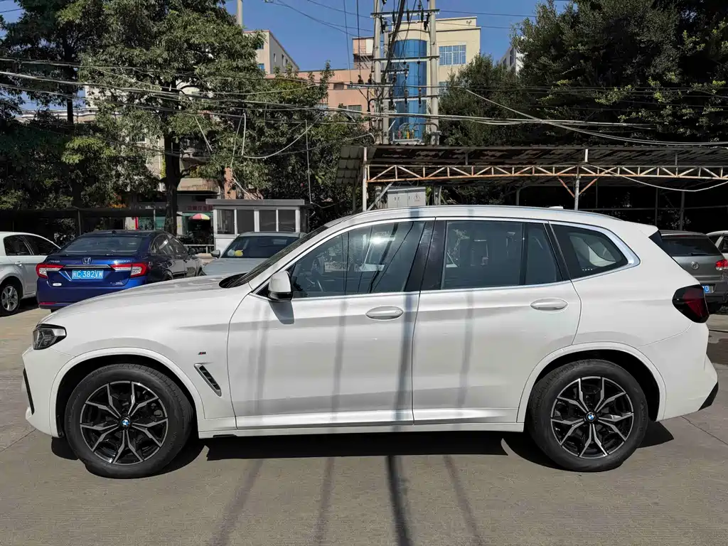 BMW X3 2022 facelift xDrive25i M sports package купить на сайте DeffCars