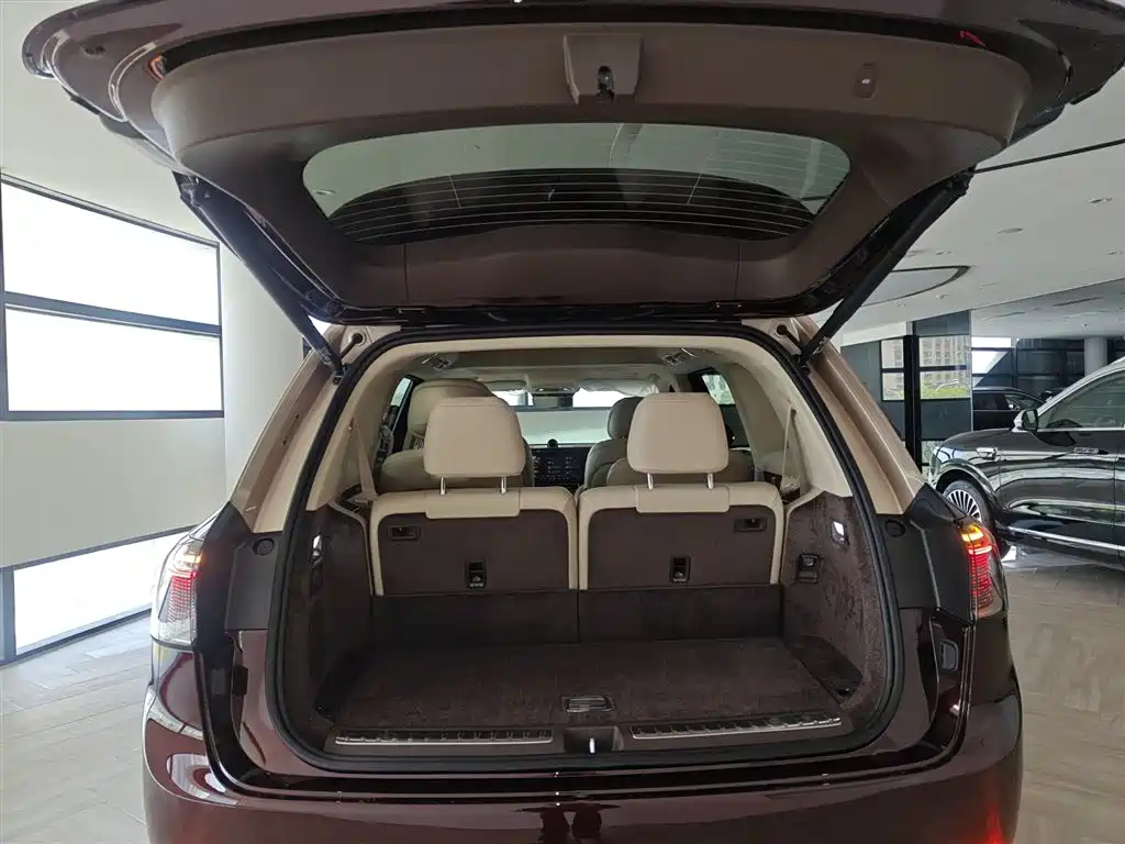 Wenjie M9 2025 extended range Ultra version 52kWh 6-seater version 192-line lidar) купить на сайте DeffCars