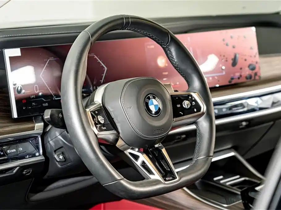 BMW 7 Series 2023 740Li Leading M Sports Package купить на сайте DeffCars