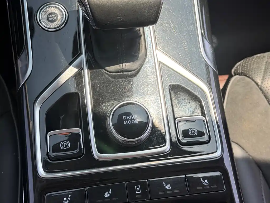 Hongqi HS5 2022 facelift 2.0T Zhilian Flagship Edition купить на сайте DeffCars