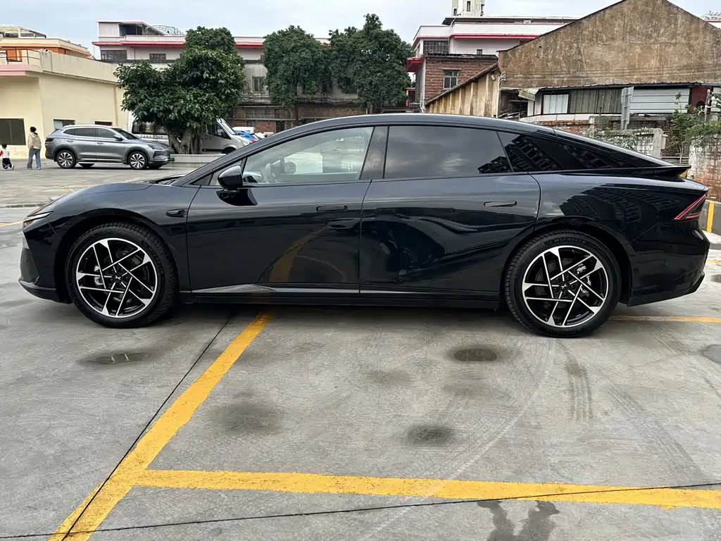 Xpeng P7+ 2024 Long Battery Life Max купить на сайте DeffCars