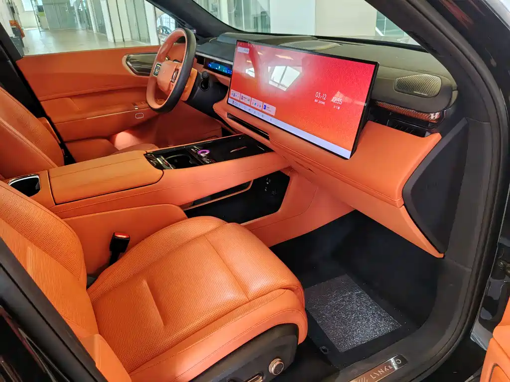 Lynk & Co 900 2025 1.5T Ultra купить на сайте DeffCars