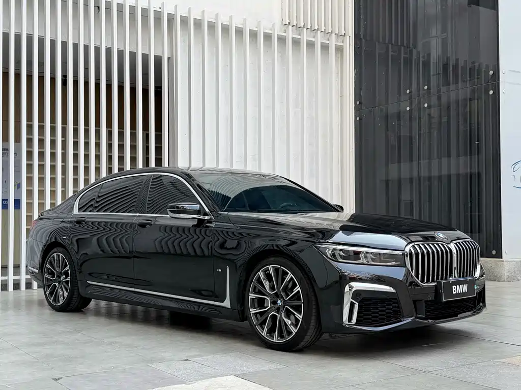 BMW 7 Series 2021 740Li Leading M Sports Package купить на сайте DeffCars