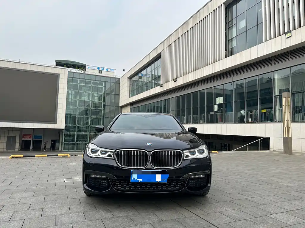 BMW 7 Series 2018 740Li xDrive Exclusive M Sports Package купить на сайте DeffCars