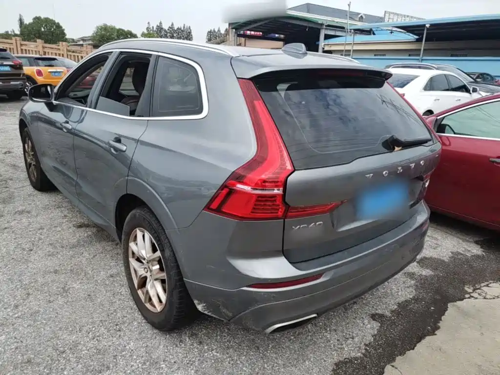 Volvo XC60 2019 T5 4WD Zhiyi Edition National V купить на сайте DeffCars