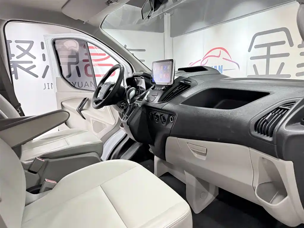Tourio 2020 2.0T Automatic Elite Edition National VI купить на сайте DeffCars