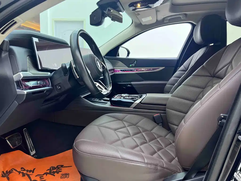BMW 7 Series 2023 735Li M Sports Package купить на сайте DeffCars