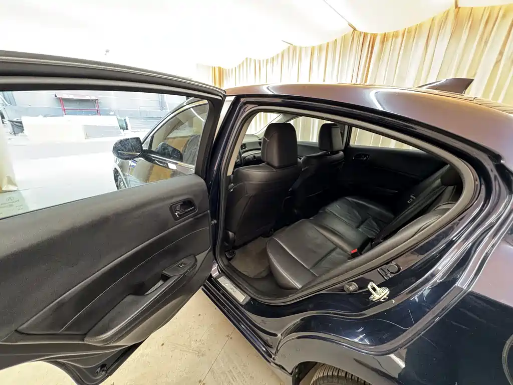 Acura ILX 2013 1.5L Hybrid купить на сайте DeffCars