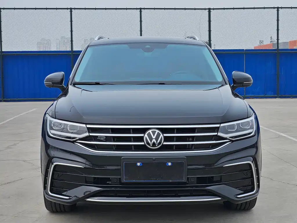 Tiguan L 2023 facelift 330TSI automatic two-wheel drive R-Line version купить на сайте DeffCars