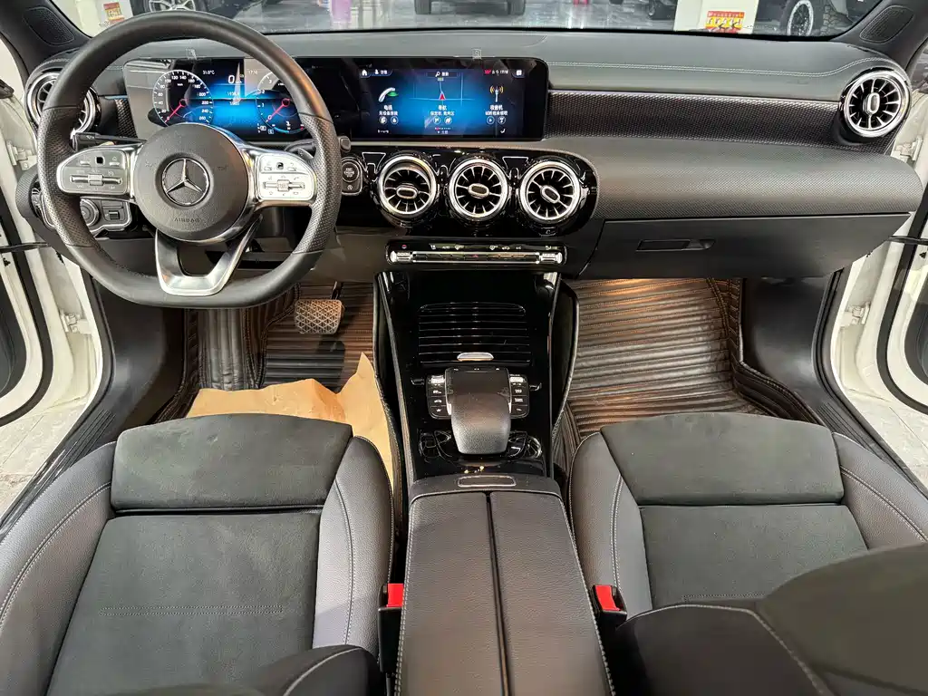 Mercedes A-Class 2021 A200L Sport Sedan Fashion Edition купить на сайте DeffCars