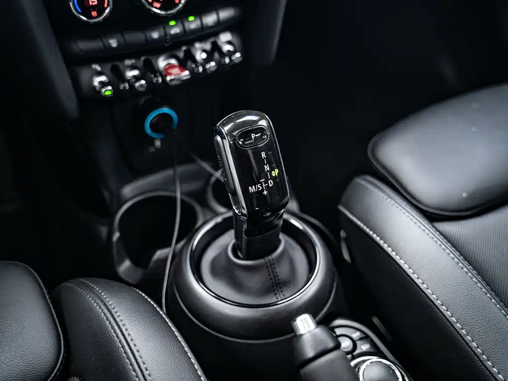 Mini 2022 facelift 1.5T COOPER classic five-door version купить на сайте DeffCars