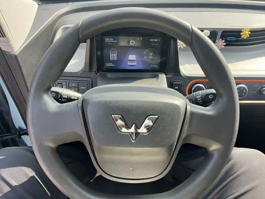 Hongguang MINIEV 2021 macaron sandwich model 120km ternary lithium купить на сайте DeffCars