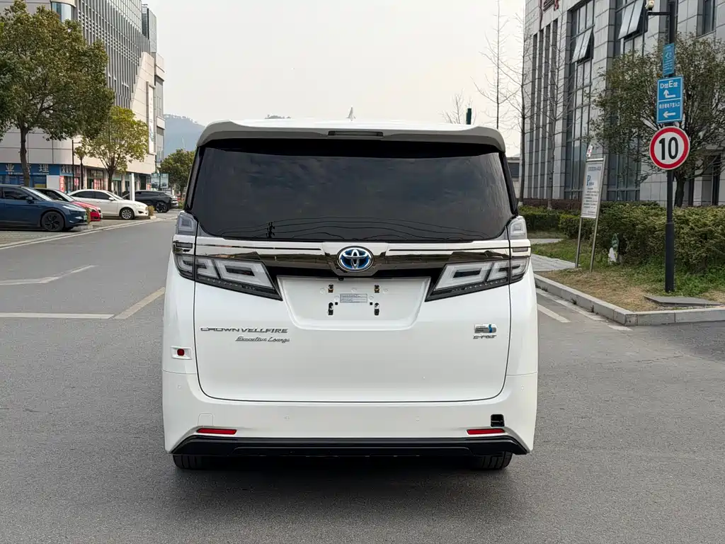 Wilfa 2021 Crown Dual Engine 2.5L HV Premium Edition купить на сайте DeffCars