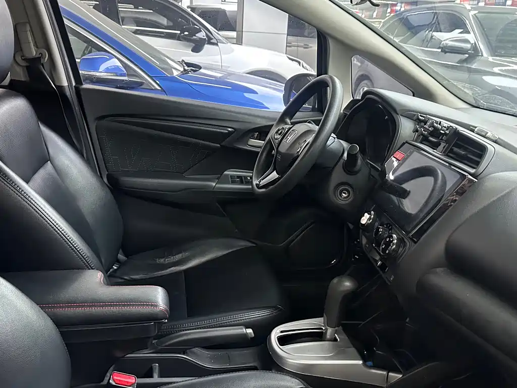 Fit 2016 1.5L LXS CVT Comfort Sunroof Edition купить на сайте DeffCars