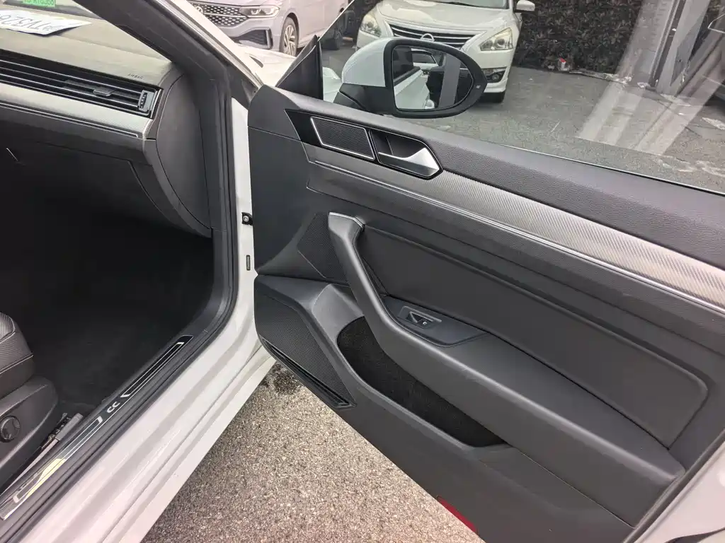 FAW-Volkswagen CC 2019 330TSI Charming Edition National VI купить на сайте DeffCars