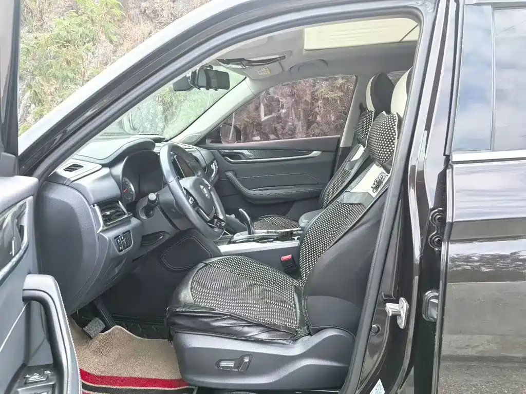 Zhonghua V7 2018 280T DCT luxury model 5 seats купить на сайте DeffCars