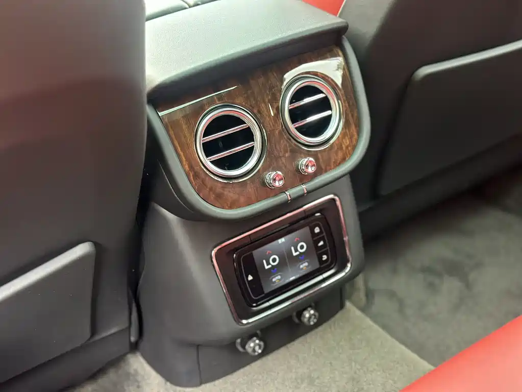 Bentayga 2018 4.0T V8 купить на сайте DeffCars