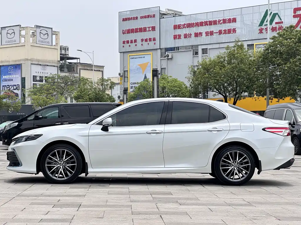 Camry 2021 2.5G Deluxe Edition купить на сайте DeffCars
