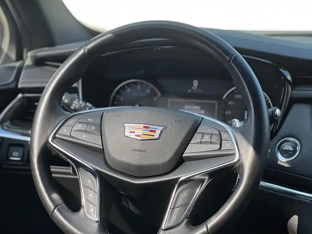 Cadillac XT5 2021 2.0T four-wheel drive premium model купить на сайте DeffCars