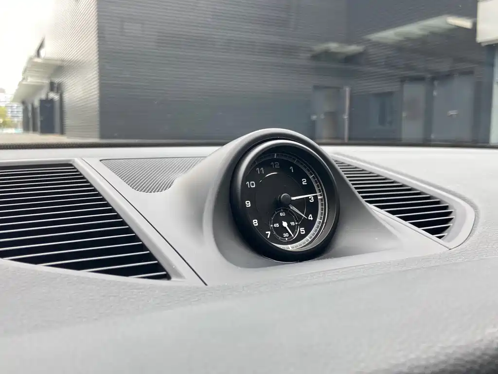 Macan 2023 Macan 2.0T купить на сайте DeffCars