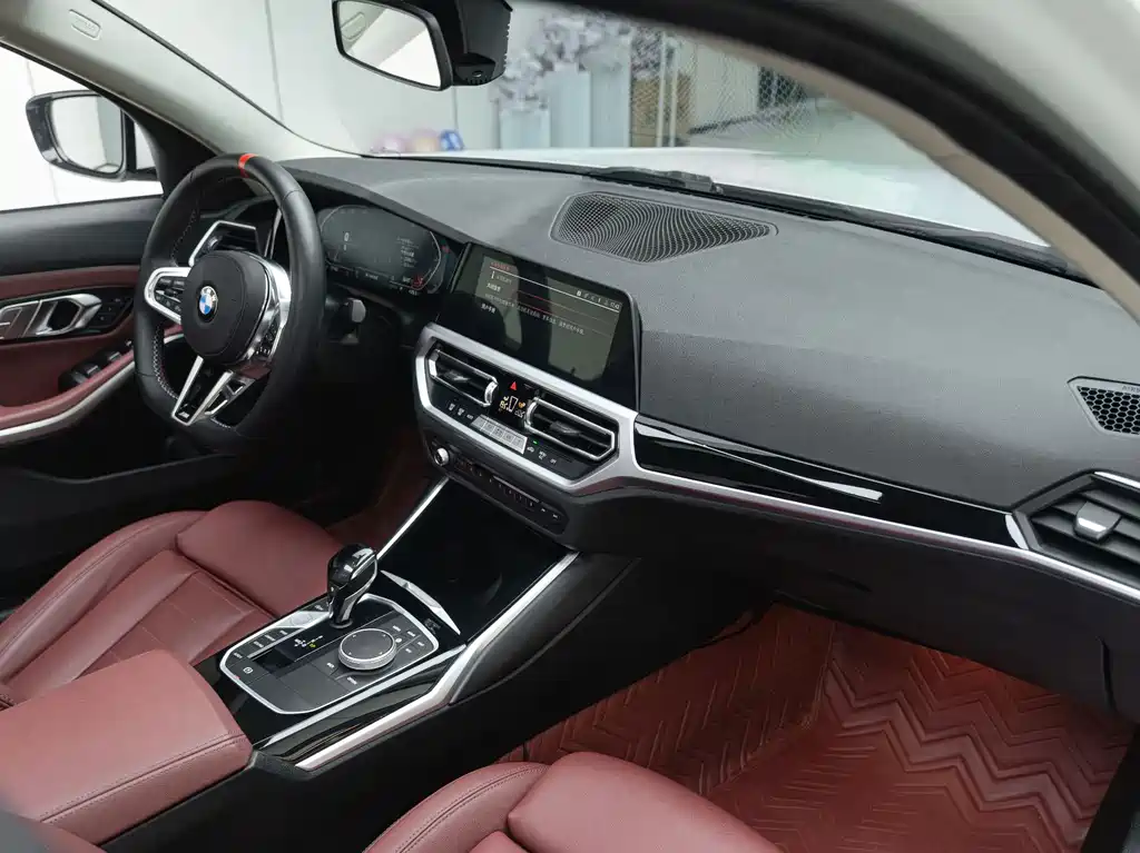 BMW 3 Series 2021 320i Sports Package купить на сайте DeffCars