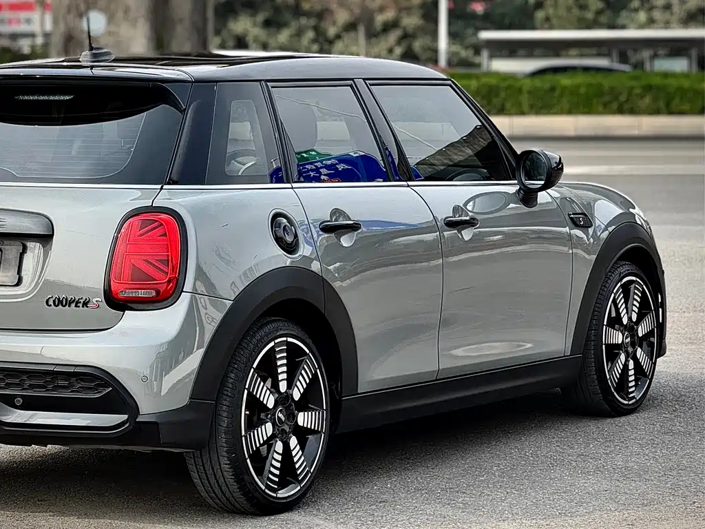 MINI 2022 2.0T COOPER S Artist Five-Door Edition купить на сайте DeffCars