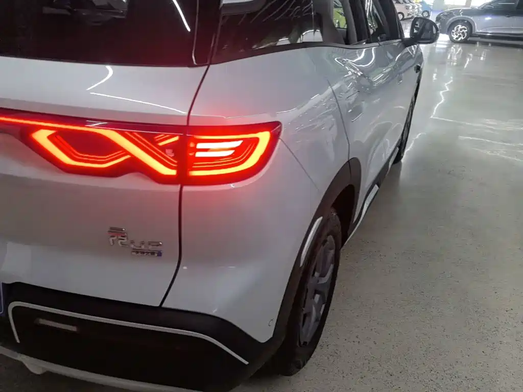 Yuan UP 2025 Smart Driving Edition 401KM Vitality Edition купить на сайте DeffCars