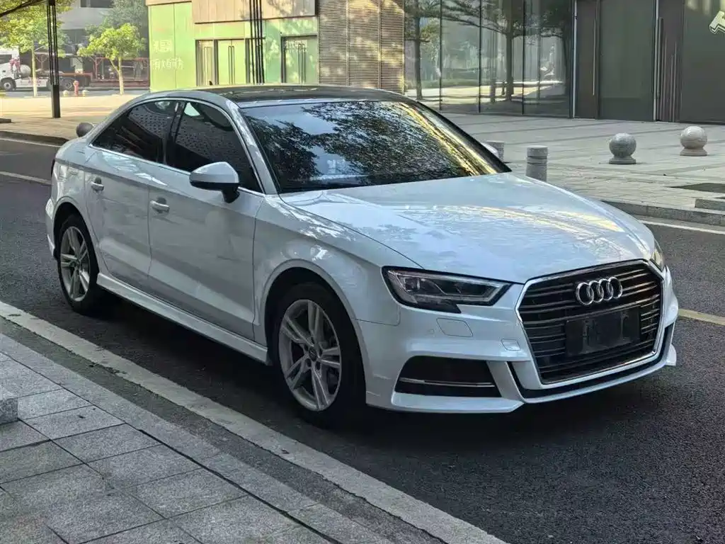 Audi A3 2019 Limousine 35 TFSI Sports National VI купить на сайте DeffCars