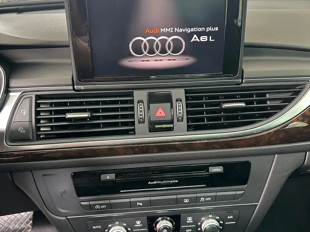 Audi A6L 2018 30th Anniversary Model 35 TFSI Fashion Model купить на сайте DeffCars