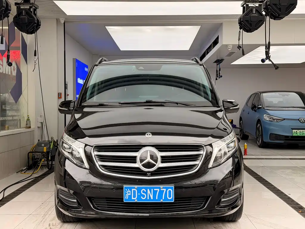 Mercedes-Benz V-Class 2018 V 260 L Premium Extended Edition National VI купить на сайте DeffCars