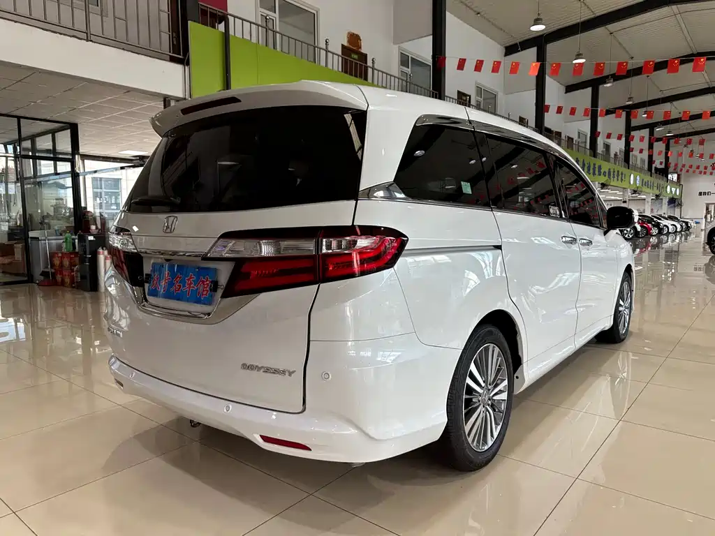 Odyssey 2018 2.4L Deluxe Edition купить на сайте DeffCars