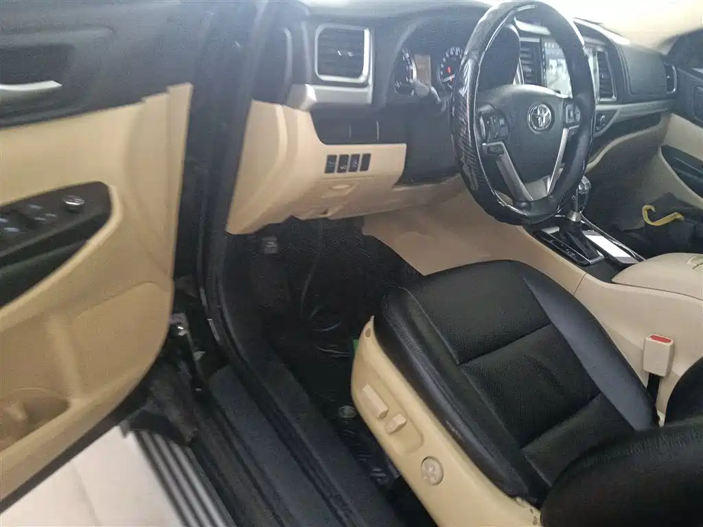 Highlander 2018 2.0T two-wheel drive elite version, 5 seats, National VI купить на сайте DeffCars