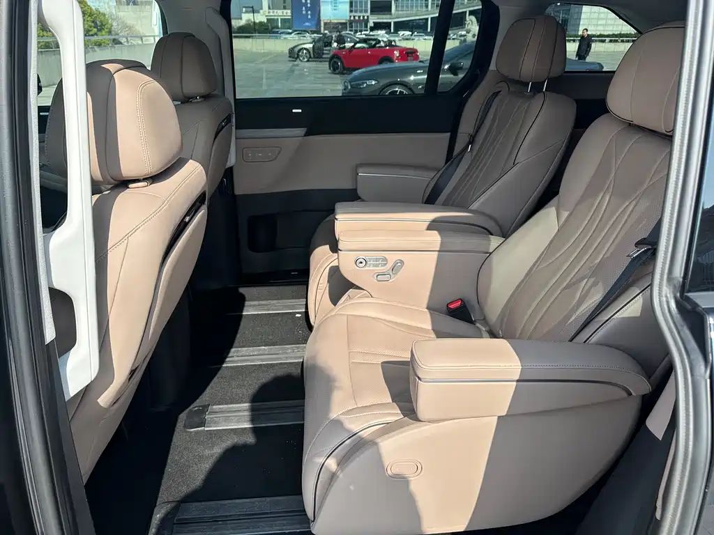 Xpeng X9 2024 Model 610 Long Battery Life Pro купить на сайте DeffCars