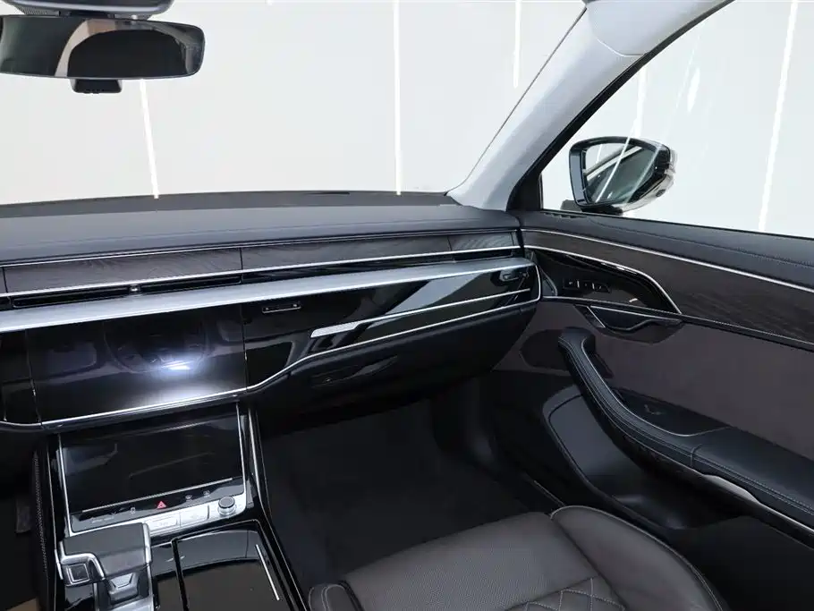 Audi A8 2023 A8L 50 TFSI quattro Premium Selection купить на сайте DeffCars