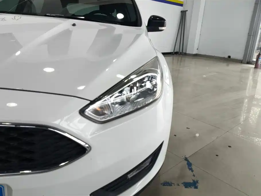 Focus 2018 hatchback classic EcoBoost 125 automatic super stylish smart mobility version купить на сайте DeffCars