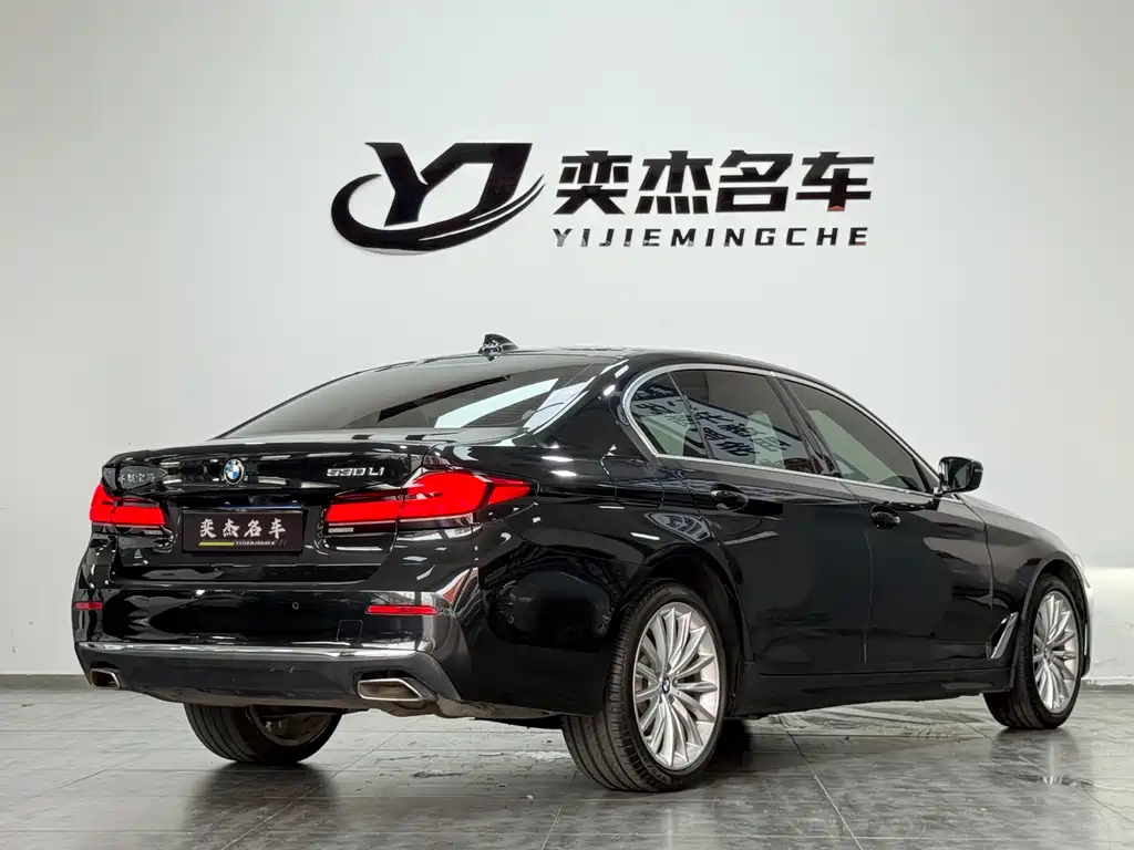 BMW 5 Series 2022 Facelift Three 530Li Exclusive Luxury Package купить на сайте DeffCars