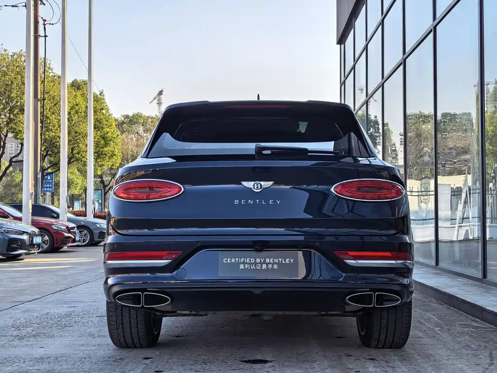 Bentayga 2024 4.0T V8 купить на сайте DeffCars