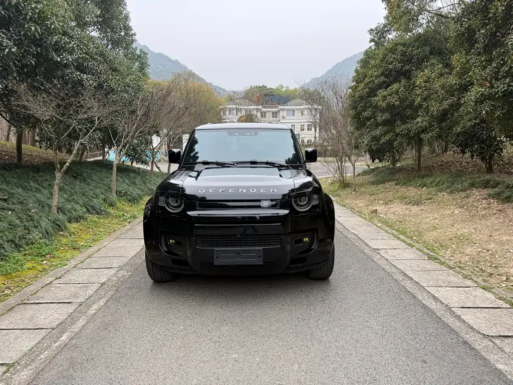 Land Rover Defender 2024 110 3.0T P400 X-DYNAMIC HSE купить на сайте DeffCars