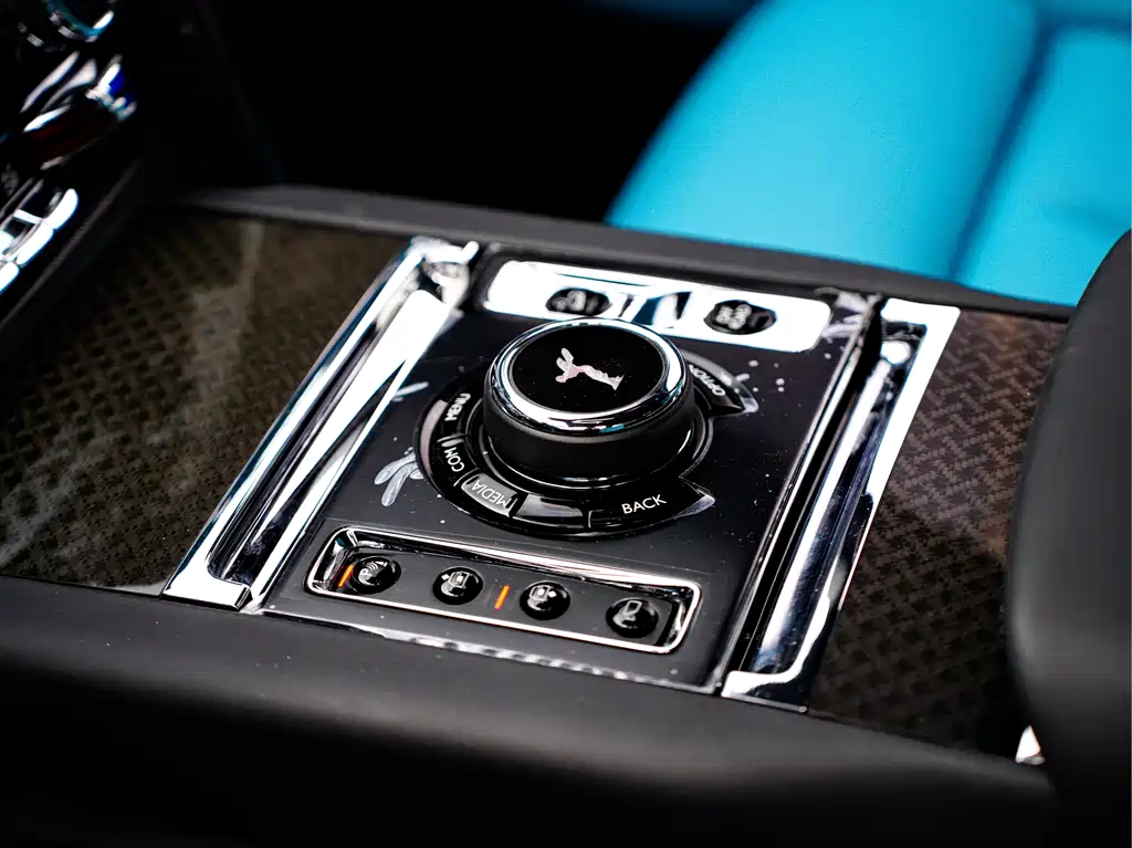 Cullinan 2020 Black Badge купить на сайте DeffCars