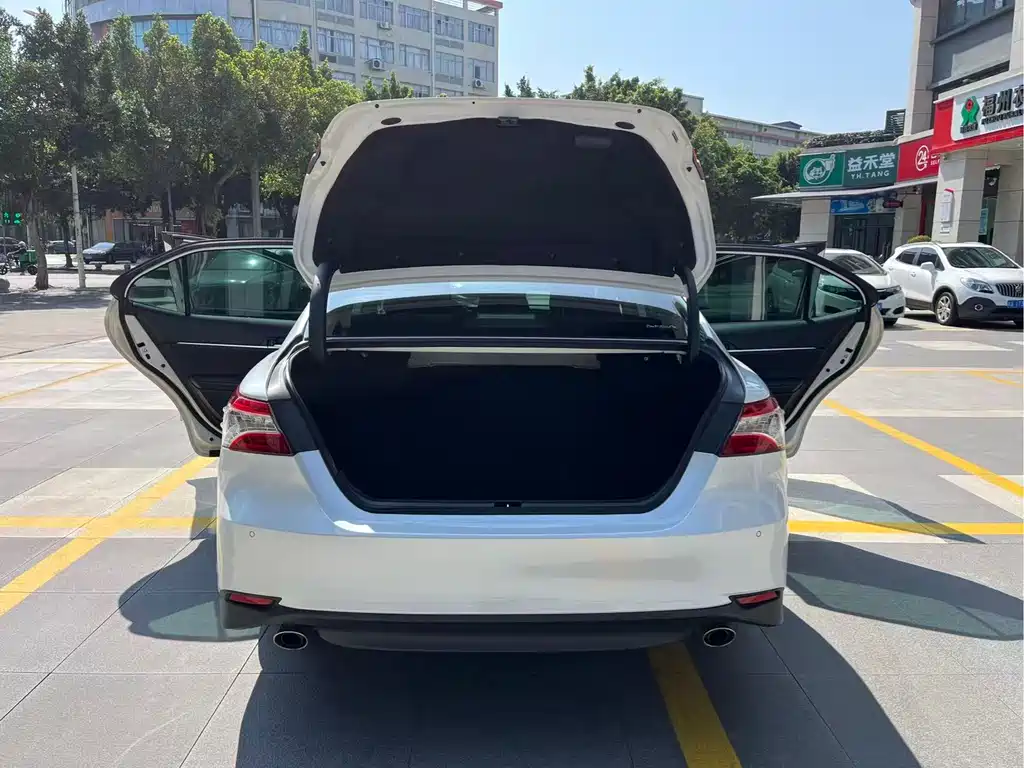 Camry 2019 2.5G Deluxe Edition National VI купить на сайте DeffCars