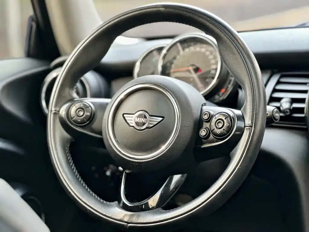 MINI 2018 1.5T ONE PLUS купить на сайте DeffCars