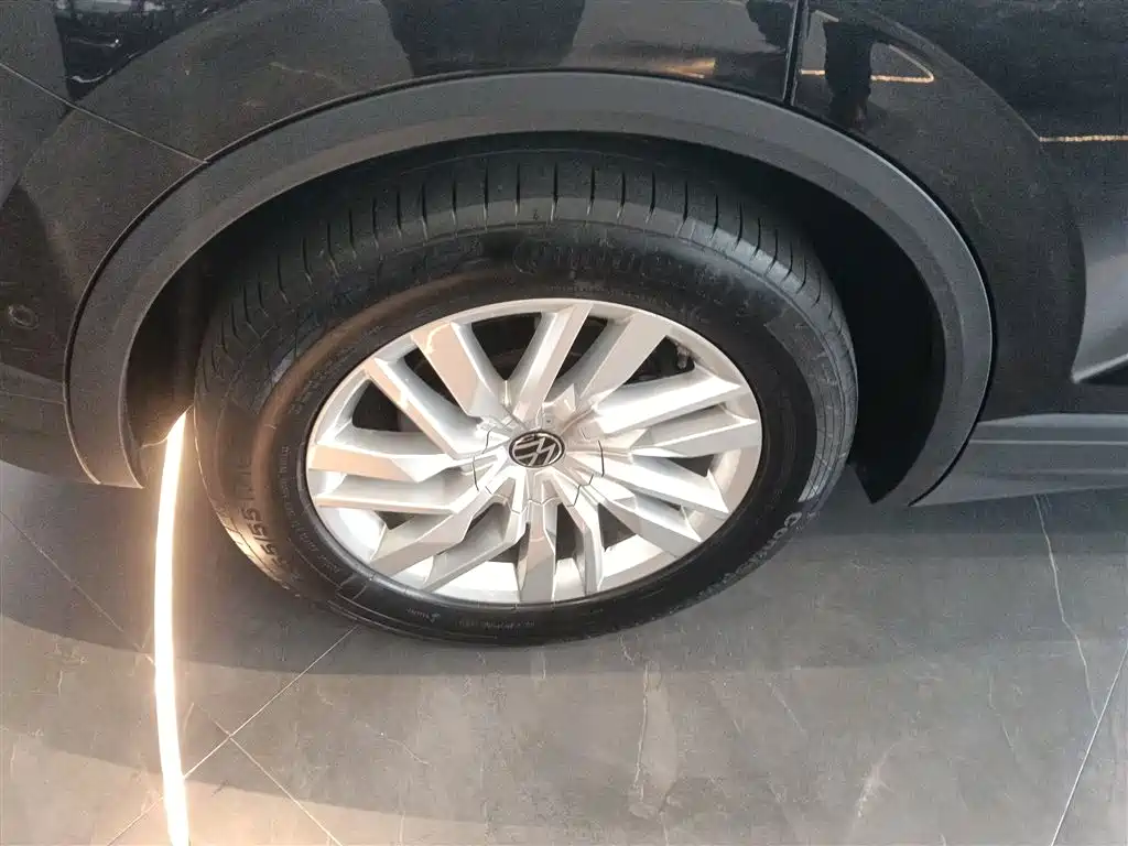 Touareg 2021 2.0TSI Pilot Special Edition купить на сайте DeffCars