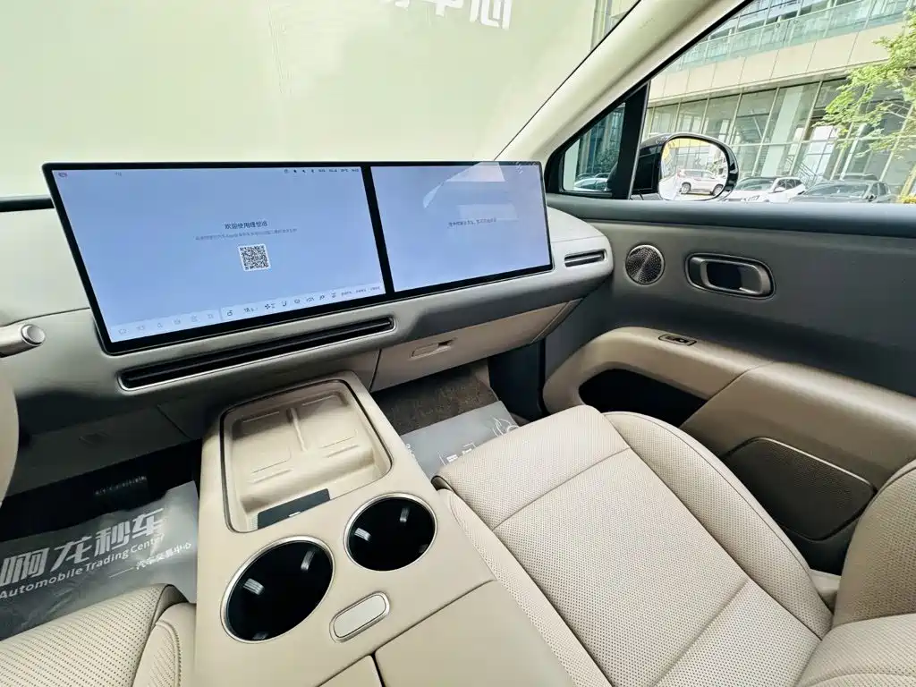 Ideal i8 2025 Standard Edition купить на сайте DeffCars