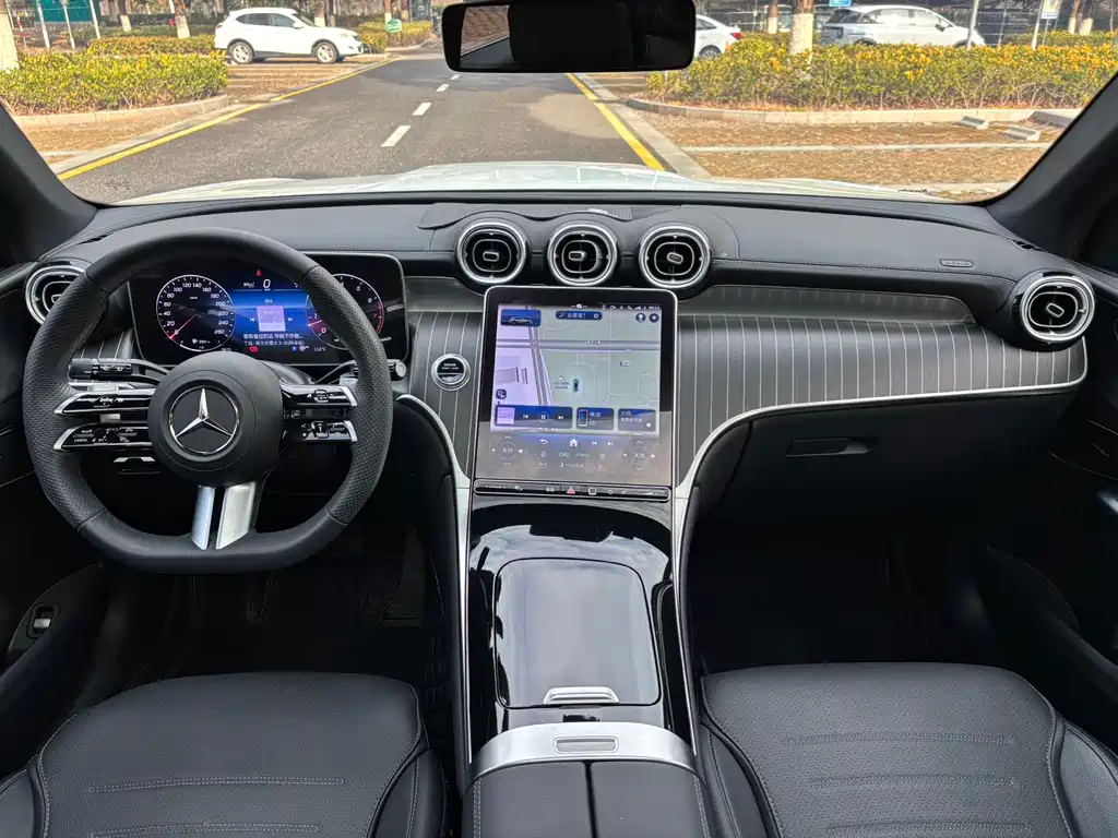Mercedes-Benz GLC 2023 GLC 260 L 4MATIC luxury model 5 seats купить на сайте DeffCars